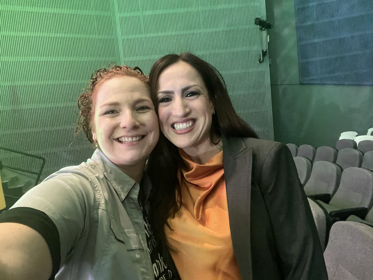 LydiaMtzDTOY's tweet photo. Ready to start my eighth year @McAllenISD with the amazing staff @IandGCenter and the amazing admin. @PrincipalNino @gutierrez https://t.co/w0X9NVf4Fb