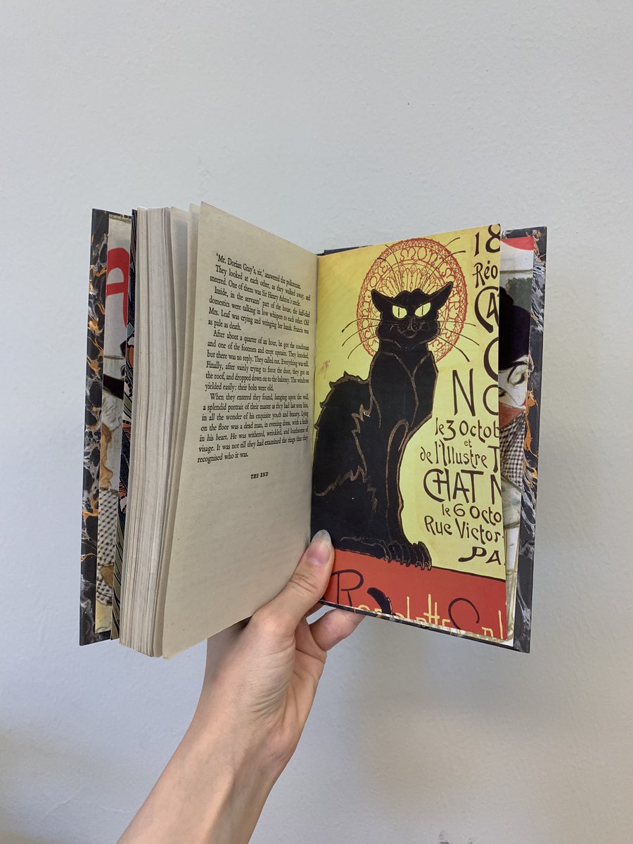 GIVEAWAY FOR PALESTINE 🇵🇸 

one unique copy of ”the picture of dorian gray” bound by hand

-> RT/LIKE
-> Donate at least 3$ to *any* palestinian family or organisation and comment a screenshoot