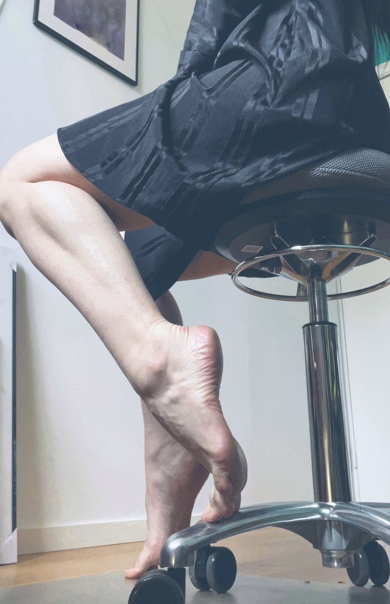 iay_Aphrodite's tweet image. Goddess feet. 

• FinDomme • Findom • PayPig • Finsub • SweFindom • Sverige • Pengaslav • Pengagris • FeetWorship •