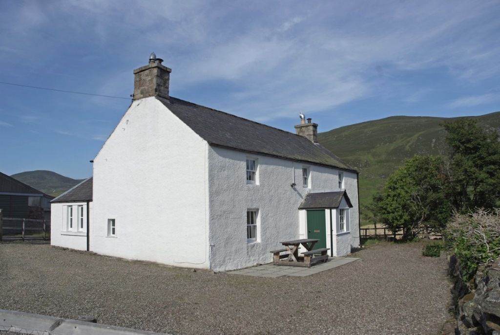 WeAcceptPets's tweet photo. Auchavan Estate is your perfect self-catering ggetaway near Glenisla in the heart of Cairngorms National Park!

🐶 Welcomes dogs 🐾
https://t.co/nUovQTdUc9

#AuchavanEstate #CairngormsNationalPark #Perthshire #Highlands #Nature #Explore #Scotland #Skiing #Adventure #LochViews https://t.co/oD61QkQk91