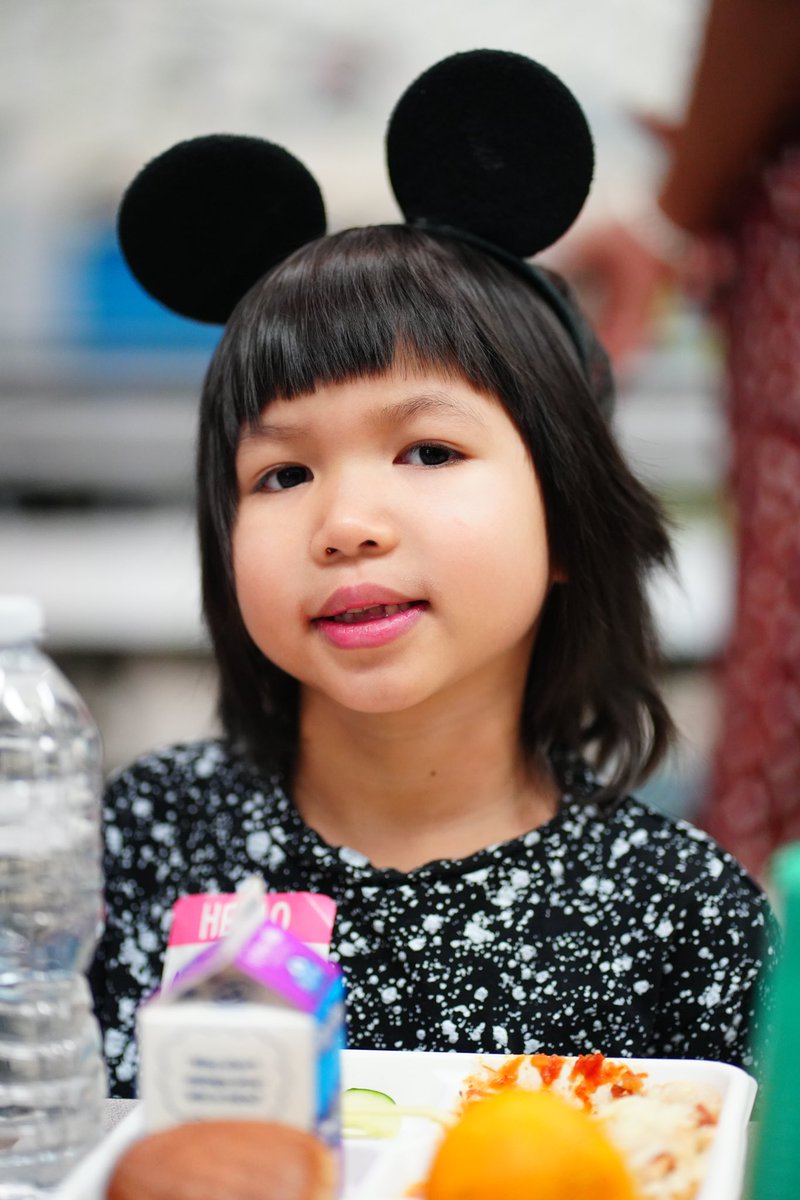 🍽️ Disfrutamos del almuerzo en la Primaria Summitt con la directora, Ariel Greco y tuvimos el placer de conocer a la Consejera del Año, Lisa Adams. ¡Gracias por una visita maravillosa! 🏆🎓 #AustinISD #ConsejerosDestacados
