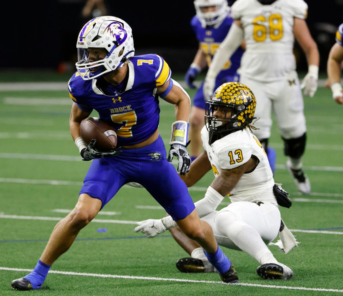 It's almost #txhsfb season... Here are 100 players to watch from Class 3A / 4A. 

A big thanks to the coaches who sent in nominations. FULL LIST: star-telegram.com/sports/dfwvars…