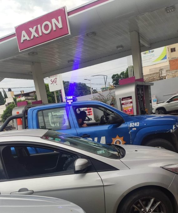 Policias en axion