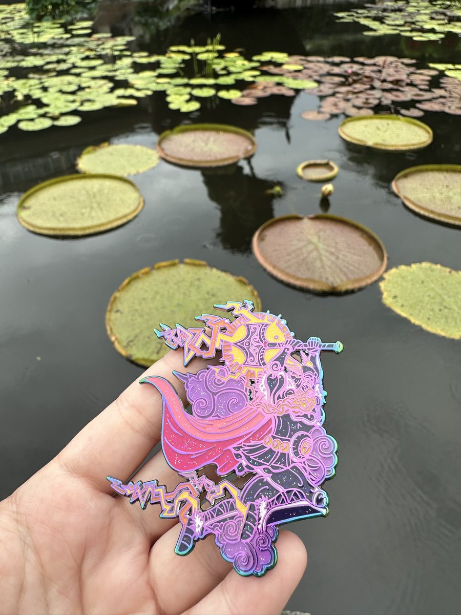 haleysanders42's tweet photo. “Thor” - Alex Hovey x Lunarity Collective. At the botanical gardens. #pins #enamelpins https://t.co/nJ9oxovfjp