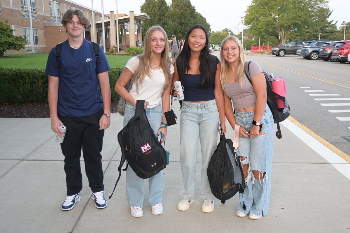 north_hills's tweet photo. Happy #nhfirstday, North Hills! 📚✏️🍎 #nhproud https://t.co/TGH8gQpsB2