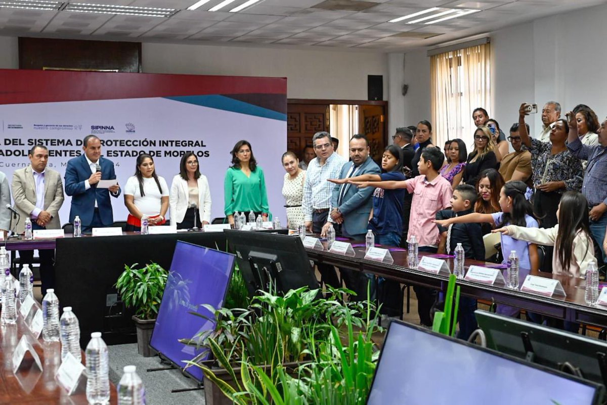 Acompañé al gobernador <a href="/cuauhtemocb10/">Cuauhtémoc Blanco</a>, a la tercera sesión ordinaria del SIPINNA 2024, para la toma de protesta de las y los niños y adolescentes que a partir de hoy serán representantes de este Sistema, además visualizamos los logros obtenidos, los cuales fueron posibles gracias