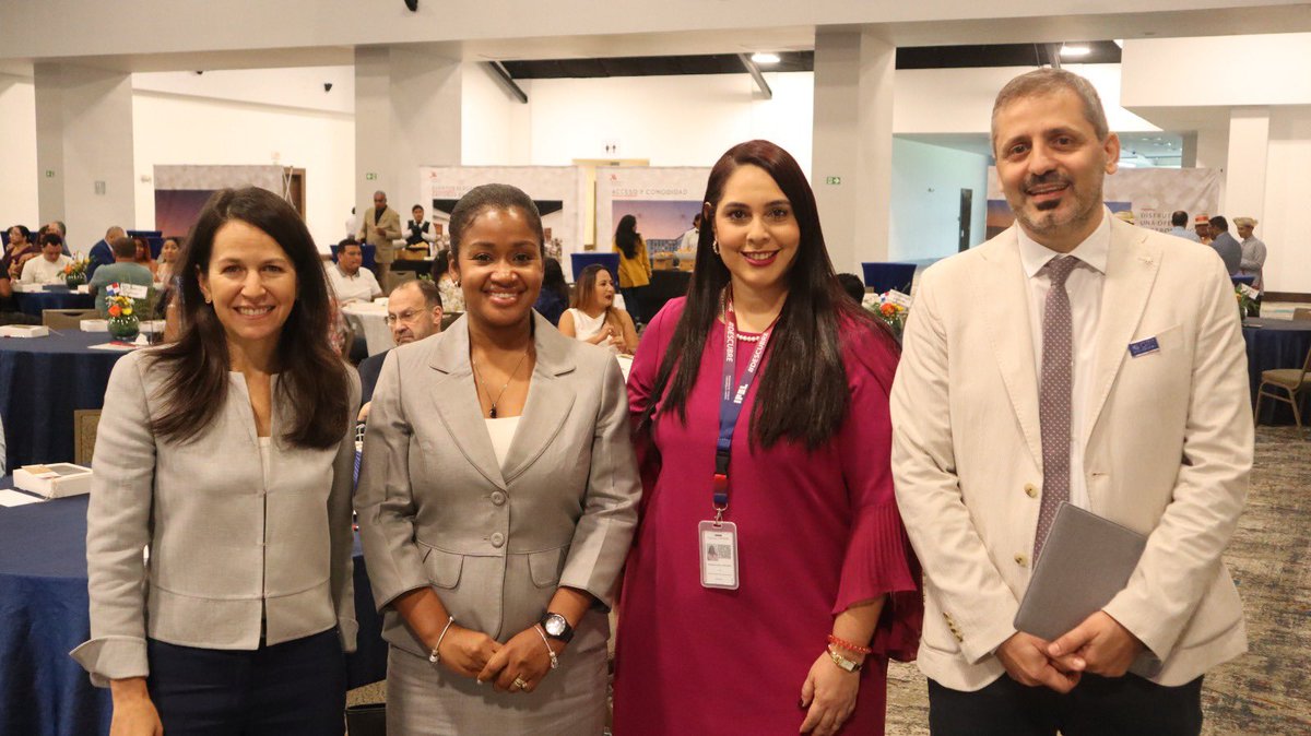 oimpanama's tweet photo. "Facilitar la regularización de las personas migrantes contribuye a su #integración plena en la sociedad," resaltó @g_loprete durante el cierre de las jornadas. También participó @MarcelaEscobari, asistente especial de @potus y coordinadora de la Declaración de Los Ángeles. https://t.co/vC7bGC3kqe
