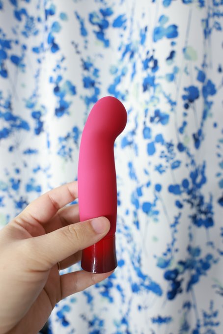 Meet the Oh My Gem by @blushglobal !! See my thoughts on this Classy Warming G-Spot Vibrator tomorrow<a class="tags" target="_blank" title="On Twitter" href="/?out=eyJ0eXAiOiJKV1QiLCJhbGciOiJIUzUxMiJ9.eyJpYXQiOjE3MzA0MjA4NjUsImlzcyI6InR3cG9ybnN0YXJzLmNvbSIsIm5iZiI6MTczMDQyMDg2NSwiZXhwIjoxNzYxOTU2ODY1LCJyZWRpcmVjdF91cmwiOiJodHRwczovL3R3aXR0ZXIuY29tL2JsdXNoZ2xvYmFsIn0.pmflRr5NCucLtgBLtcEg-SGNrUPGLXKfPH16i0dQ1qIopY7hOgF-gKyWuokxvKDvd1HdRXxN17EywuHjc2AINQ">@blushglobal</a><a href="/tag/apclips"class="tags"><span>#apclips</span></a>