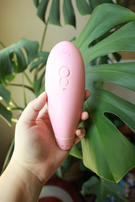 Very excited to drop my review of this Premium Eco Vibrator by @womanizerglobal tomorrow!! https://t<a href="/tag/apclips"class="tags"><span>#apclips</span></a>