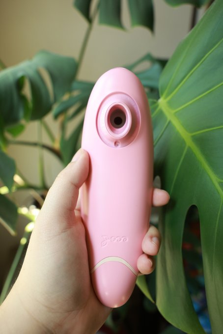 Very excited to drop my review of this Premium Eco Vibrator by @womanizerglobal tomorrow!! https://t<a href="/tag/apclips"class="tags"><span>#apclips</span></a>