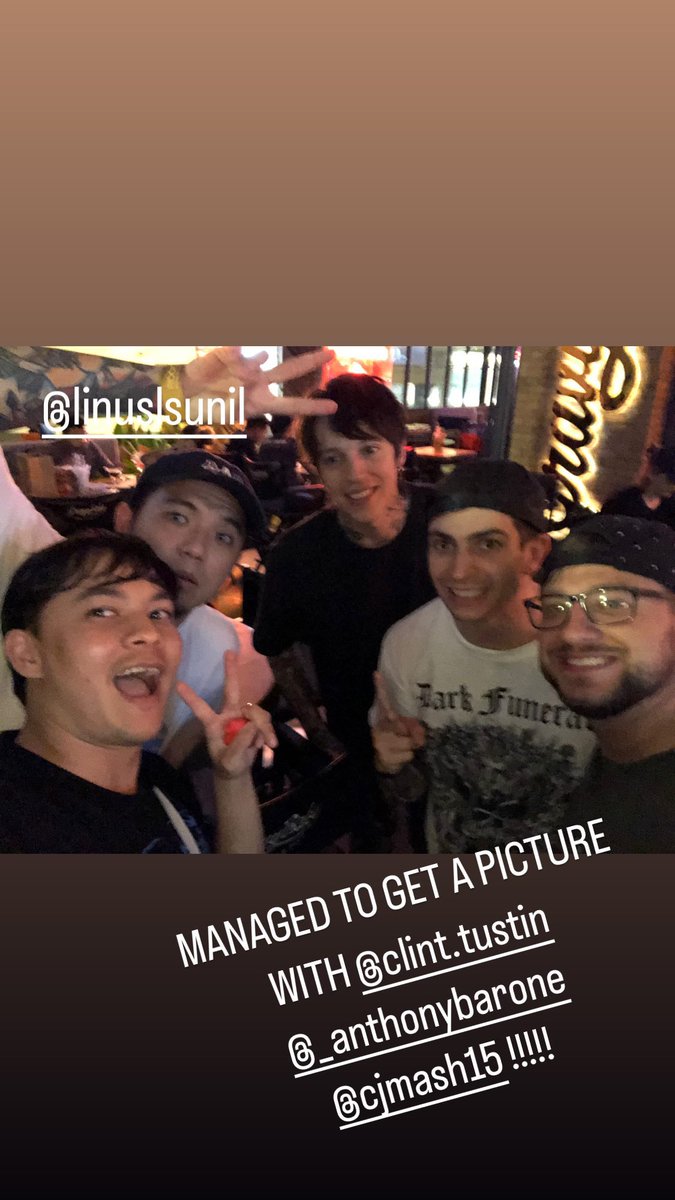 BMTH×BABYMETALマレーシア公演
Reserateのメンバー(KevinとボーカルのLinusかな)とアンソニーとCJとクリントが合流したのね☺️

#BABYMETAL #BMTH #Malaysia
instagram.com/stories/kevinw…