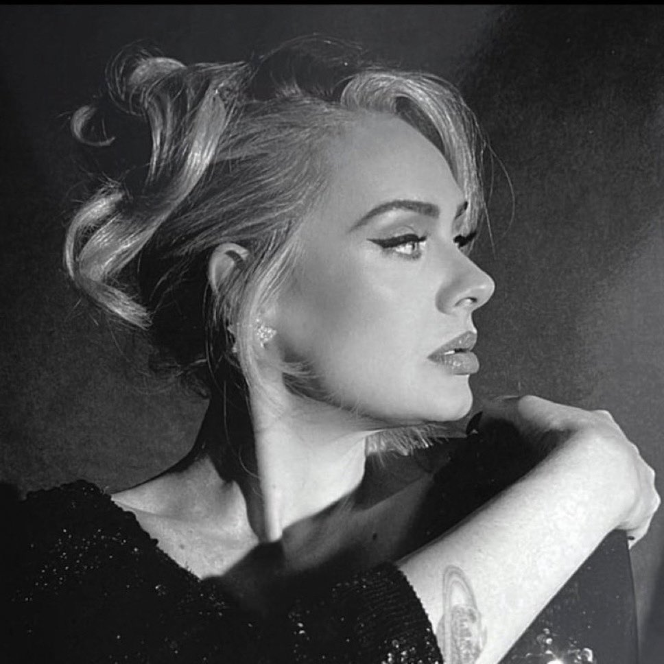 dellybilli's tweet image. “people died” and it’s just a side profile