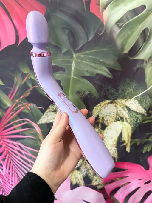 I loved testing out the Blush Wellness Eternal Wand! Check out the review here!! https://t.co/LjSI1WFPtu<a href="/tag/apclips"class="tags"><span>#apclips</span></a>