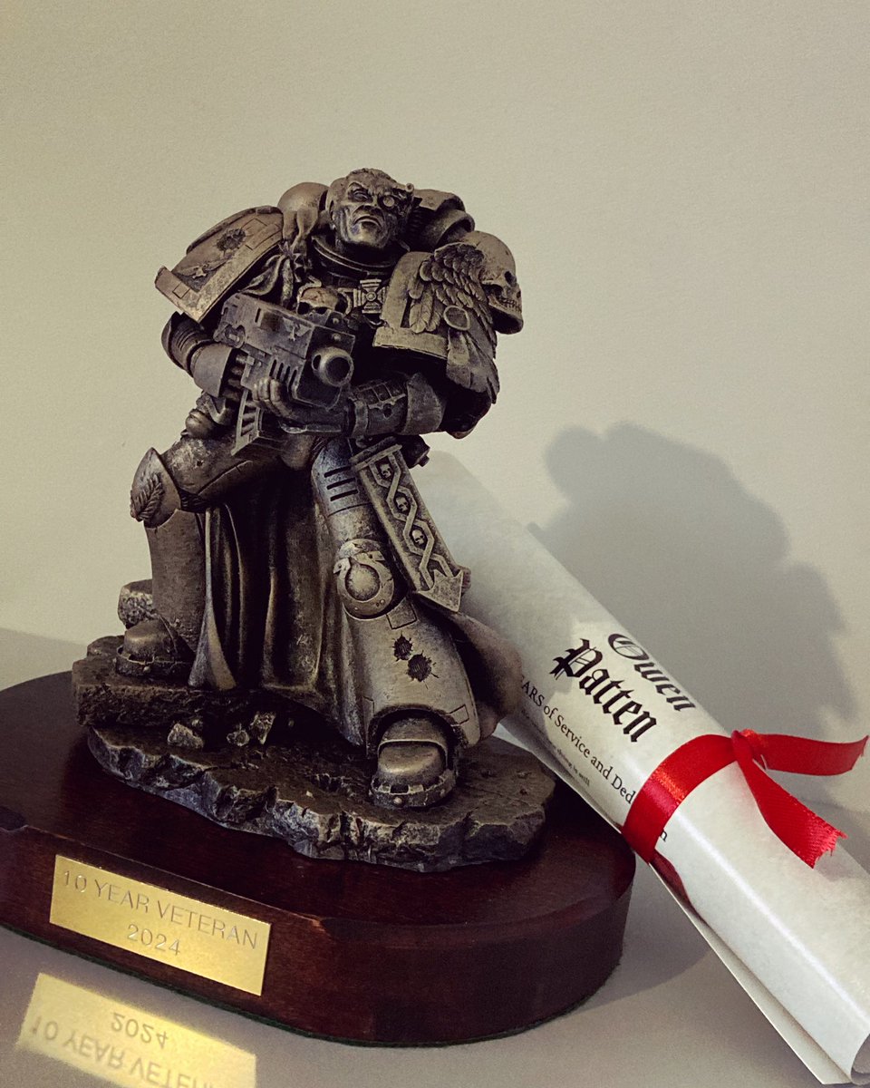 Look at this beauty! 10 years at Games Workshop… still young Owen paintingwarhammer #warhammercommunity #warhammer #warhammer40k
