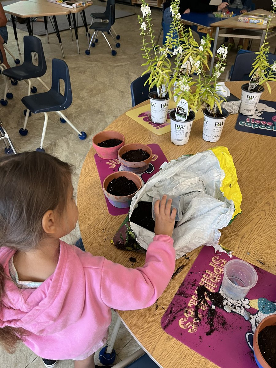 jenkinsjunction's tweet photo. Day 3 of This Is My School @ JLM! @PrincipalJLMit1 @GEDSB https://t.co/wdiItEu8jd