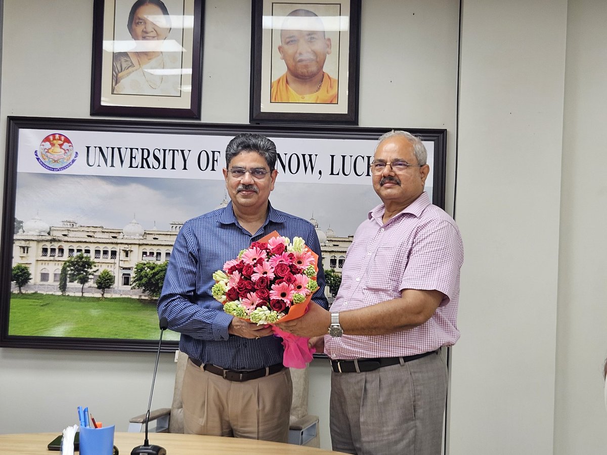 dswlkouniv's tweet image. DSW Team under the leadership of Prof. V. K. Sharma(DSW) visited Hon&apos;ble VC Sir for his supervision. The team is blessed to have His support#Gratitude#Vision and Road Map