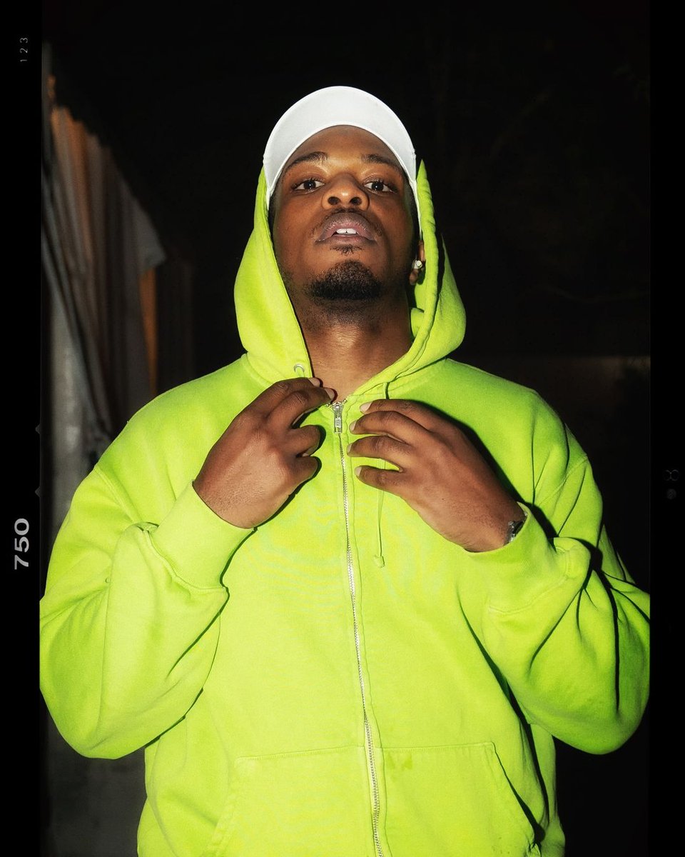 charotrap's tweet photo. Igo, j'vais les violenter 🥊
@Niska_Officiel https://t.co/SxY8JfTT0N