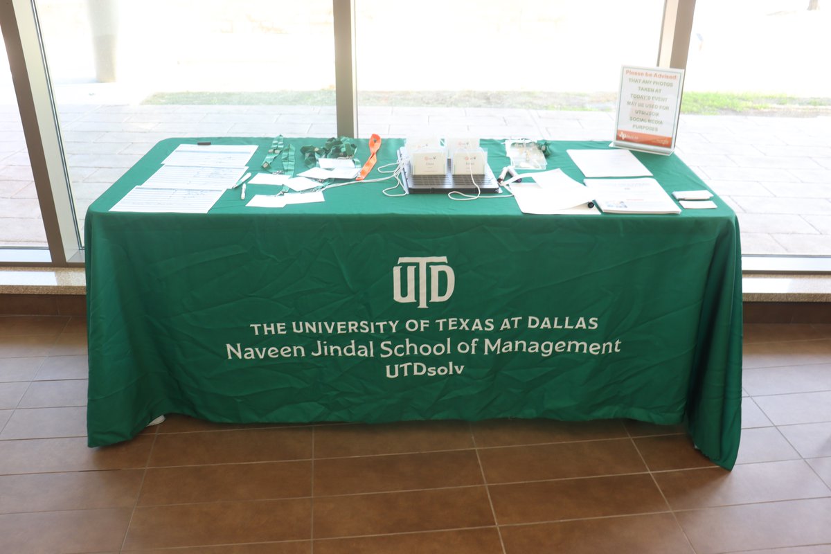 jindal_utdallas's tweet photo. This morning we had a great UTDsolv kickoff breakfast to celebrate the start of the Fall semester! It was a great opportunity to connect with capstone faculty and local industry partners. #JSOM https://t.co/8m4myFqQsN