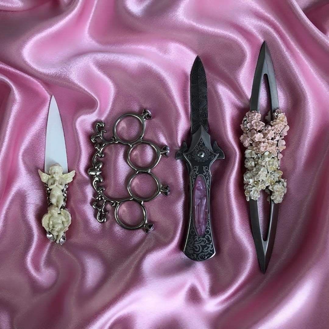 retrocvnty's tweet photo. If I was a vampire slayer, I’d have cute weapons like this https://t.co/XgtG1gacJT
