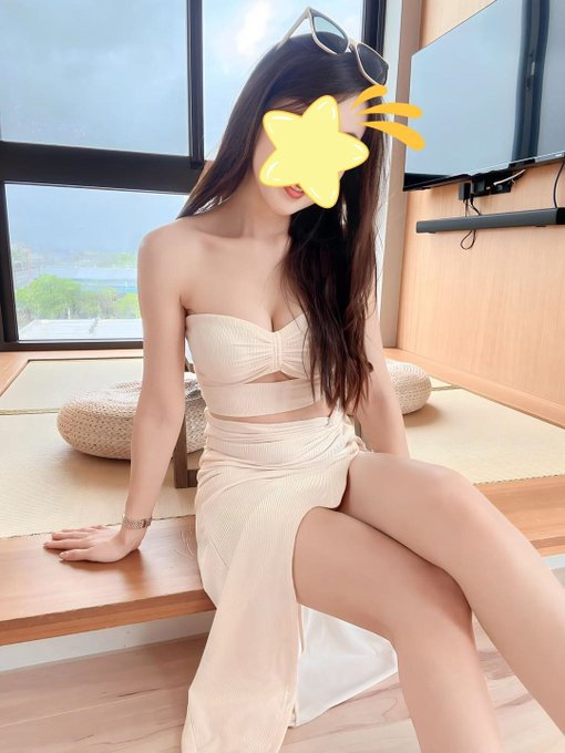 asdf880805's tweet photo. 我不需要征服世界，因為發現妳就是我的全世界。☀️☀️☀️
📷 📷#點名找13號 #美腿 #大奶 #西區 #絲襪 #台中 #舒壓 #台中定點 #長髮控 #台中景點 #spa #按摩 #台灣本土妹 #台中老司機 #奶控 #美胸 #打卡指標 #高跟鞋踩踏 #互動 #遊戲 #挑逗 #長髮控 https://t.co/cx1nZZm5Sq