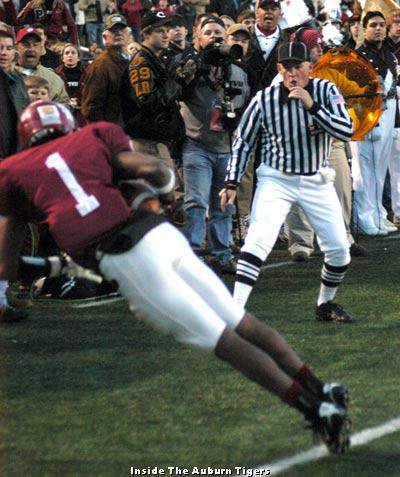 prattvillelions's tweet photo. 1 Day to GAMEDAY!!!!!!! All Metro for @PrattFootball @PrattvilleFB and former Tuskegee U. WR , Dekendrick Moncrief @PoLo1ACE 
An amazing image captured by Jason Caldwell @ITATJason  from the 06 State Championship game. https://t.co/tbsufj396g