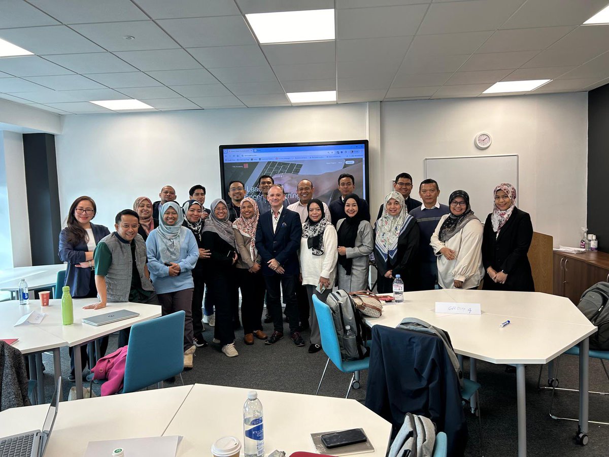 Ian Jamieson (@drjamie) on Twitter photo Had a fantastic visit to Newcastle to guest lecture to 20 Malaysian Diplomats on International Negotiations - thanks to colleagues <a href="/_LearningCurve/">Learning Curve Group</a> for organising! <a href="/NorthumbriaUni/">Northumbria Uni</a> <a href="/MalaysiaGo/">Malaysia</a> #education #Internationalcommunity Had a fantastic visit to Newcastle to guest lecture to 20 Malaysian Diplomats on International Negotiations - thanks to colleagues <a href="/_LearningCurve/">Learning Curve Group</a> for organising! <a href="/NorthumbriaUni/">Northumbria Uni</a> <a href="/MalaysiaGo/">Malaysia</a> #education #Internationalcommunity