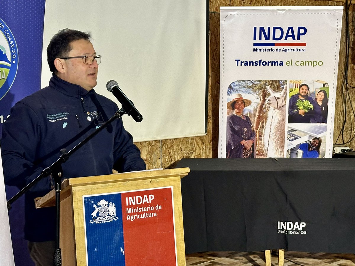 DPRAysen's tweet photo. En las cercanías de Valle Simpson #Coyhaique el @gobiernodechile representado por delegado Rodrigo Araya participa en celebración del Día del Campesino y Campesina organizada por @indap_aysen con recursos @goreaysen_ 
¡Felicidades a quienes impulsan la soberanía alimentaria! https://t.co/uKVpiM0veG