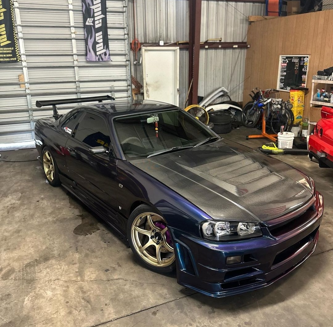 DailyGTRTM's tweet photo. R34 Skyline with the carbon hood https://t.co/taIZDUrAoc