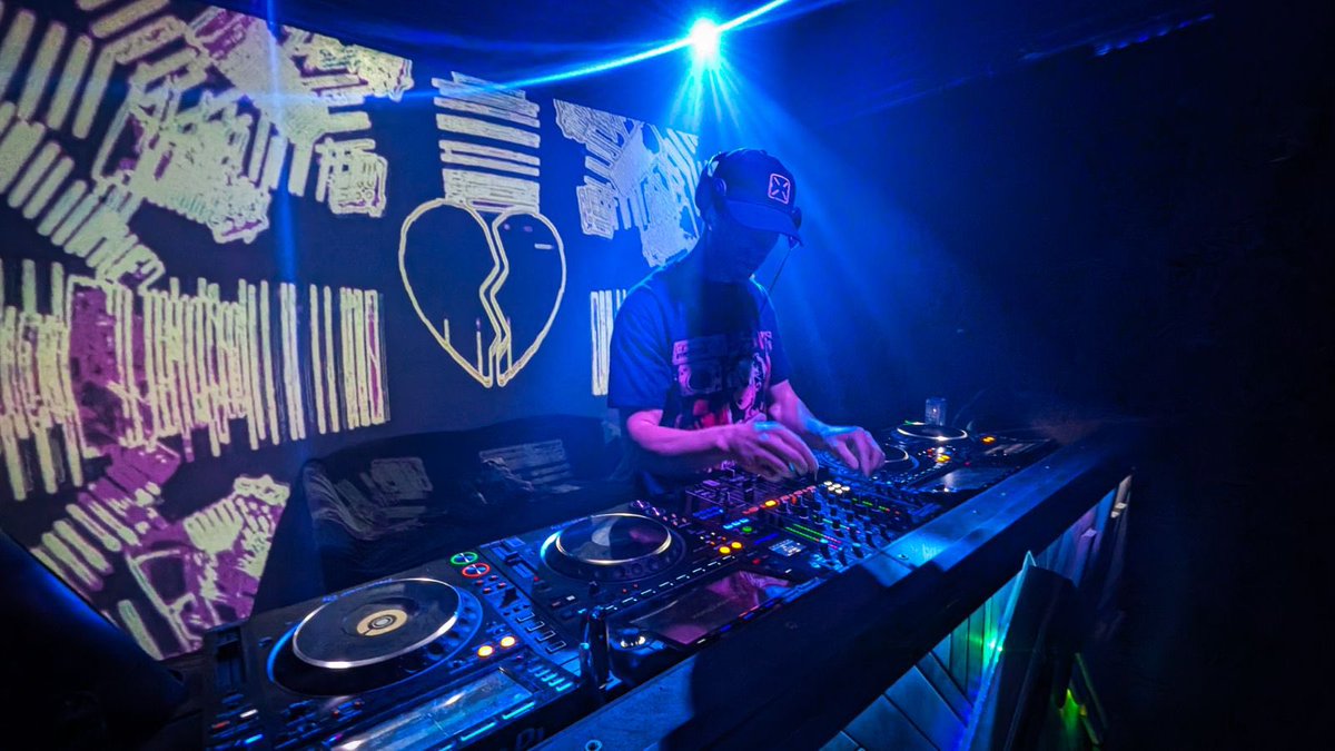 Boku_tM's tweet photo. Really fun set at Dead Ringer in Reno, NV. Great show and I am really proud to play ahead of Bass Tripper who slayed the show! https://t.co/55zz6AgTZr