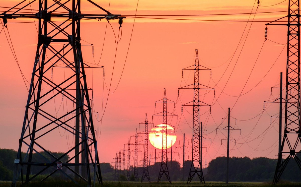 SabinCenter's tweet photo. π Our work spans many areas: π βοΈ #ClimateLitigation, Legal π£οΈ to #DeepDecarb, ποΈ climate policies, climateπΈ, accelerating the #CleanEnergy transition, βοΈ for negative emissions, international law, π¦ Promoting #EJ, land use law & more: https://t.co/JKJK39Nmjr https://t.co/dR9eCPNiMX
