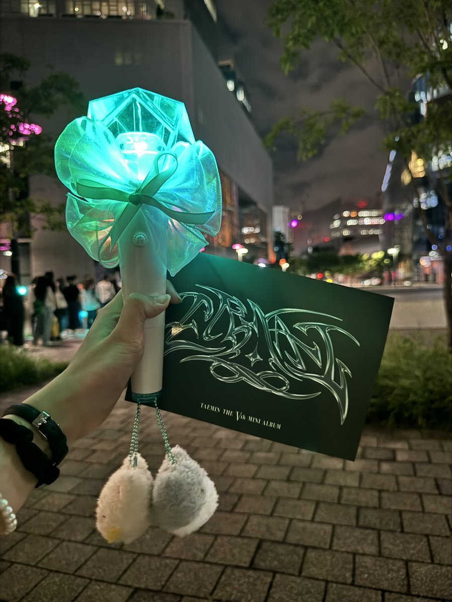 cheftaemin's tweet photo. Waiting for Taemin Mcountdown prerecording rn, I passed all proof check 😭 I can’t believe I’ll witness his first comeback stage in person for his 10th solo anniversary i am so so so grateful https://t.co/fcmiIMPrsi