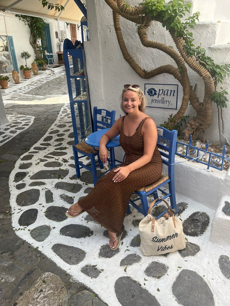 Skiathos you did not disappoint! 🇬🇷 Right, who wants to come to Santorini with me!?
