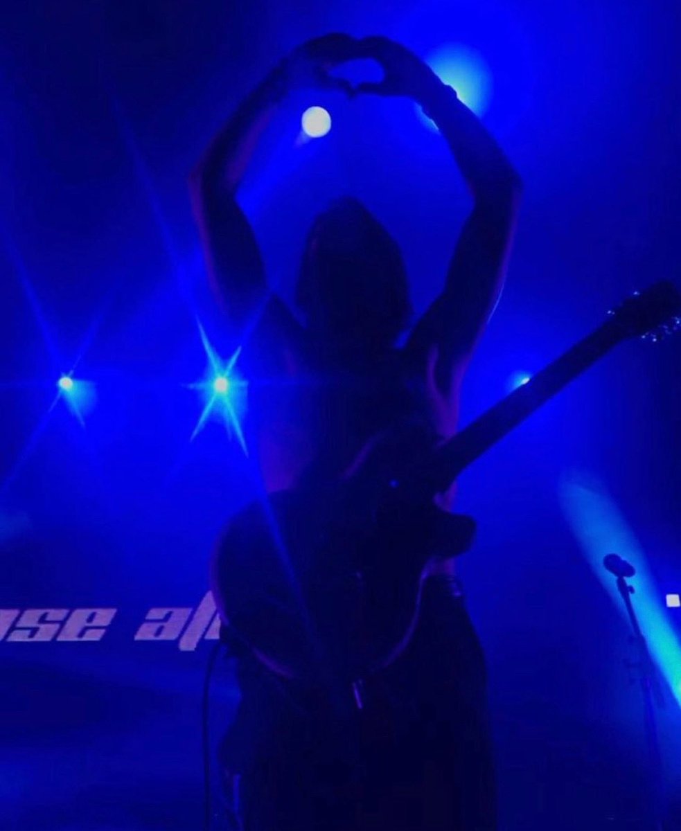 I think die for me is the album name🖤💜🖤💜🖤💜 (my phones vibes for the next 4 months)