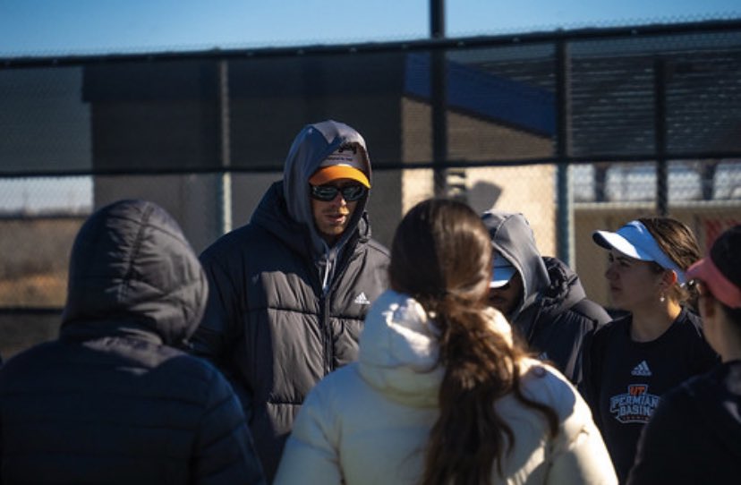 Thank you Coach Hunt for all that you’ve done leading our men’s and women’s tennis programs to where they are! We’ll keep building toward the bright future ahead of us. Best of luck to you and your family in your next adventure! #FalconsUp🦅