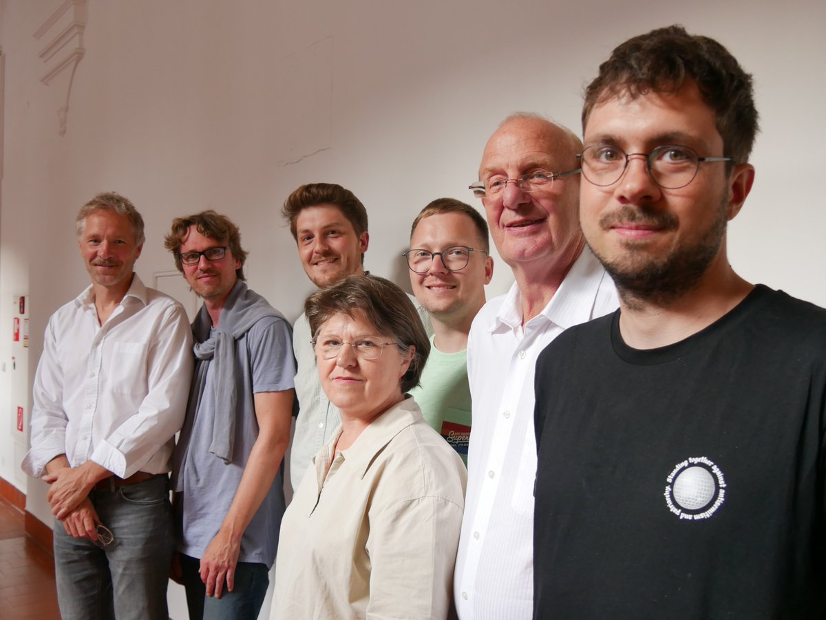 Wir haben doch tatsächlich die ganze Tagesordnung an einem Tag geschafft! Das kam in der gesamten Wahlperiode höchstens fünfmal vor. Es war die letzte Sitzung für unsere Stadträt*innen @mathweber <a href="/Bedam99/">Adam Bednarsky</a> <a href="/WilliamRambow/">William Rambow</a> <a href="/KuengVildeb/">Marianne Küng-Vildeb</a> <a href="/OliG_LE/">Oliver Gebhardt</a> Steffen Wehmann und <a href="/MichaNeuhaus/">Michael Neuhaus❤</a>