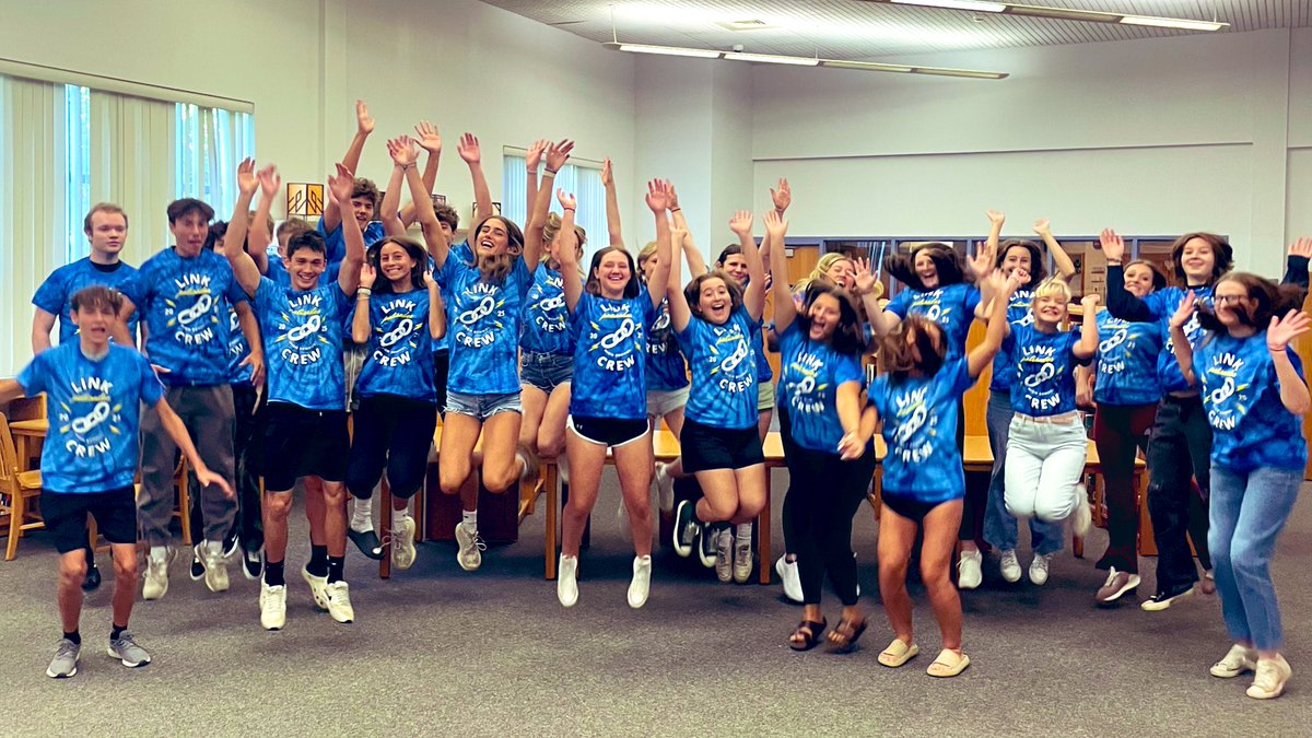 Freshman Orientation will take place this Friday, 8/23, from 8:00 - 11:00 a.m. @ PHS 📚🍎Link Crew mentors look forward to meeting the Class of 2028 🎉 <a href="/palisdPATCH/">DVHolmes Palisades SD</a> <a href="/Dr_Donnelly_PSD/">𝔻𝕣. 𝕄𝕚𝕔𝕙𝕒𝕖𝕝 𝔻𝕠𝕟𝕟𝕖𝕝𝕝𝕪</a> #palisd