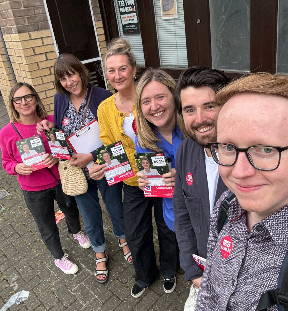 RHHarrowRoad's tweet photo. Great to be out on the #LabourDoorsteps this evening canvassing for Sept 19th by-election!! #HarrowRoad 🌹 https://t.co/ZdgqitqxN2