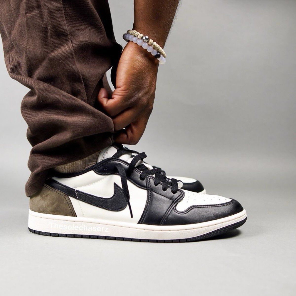 nike air jordan 1 low on feet
