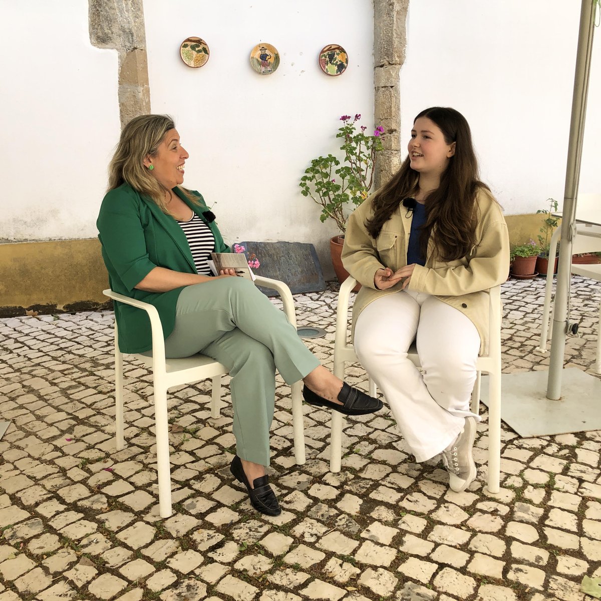 TunetRadio's tweet photo. A Joana Almeida tem 15 anos, vem de Gouveia e foi concorrente do The Voice Kids em 2023. Este ano lançou os singles 'Se me ouvires cantar' e 'Amor Escondido' (com Matheus Alcântara). E é um doce de menina. https://t.co/AxawjgVU7w #radio #musicalusofona #tunetradio #musicanova https://t.co/kXWDWVFvHL