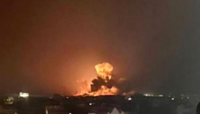 وهل في الارض حر ليس يقصف...؟!!
#جنوب_لبنان