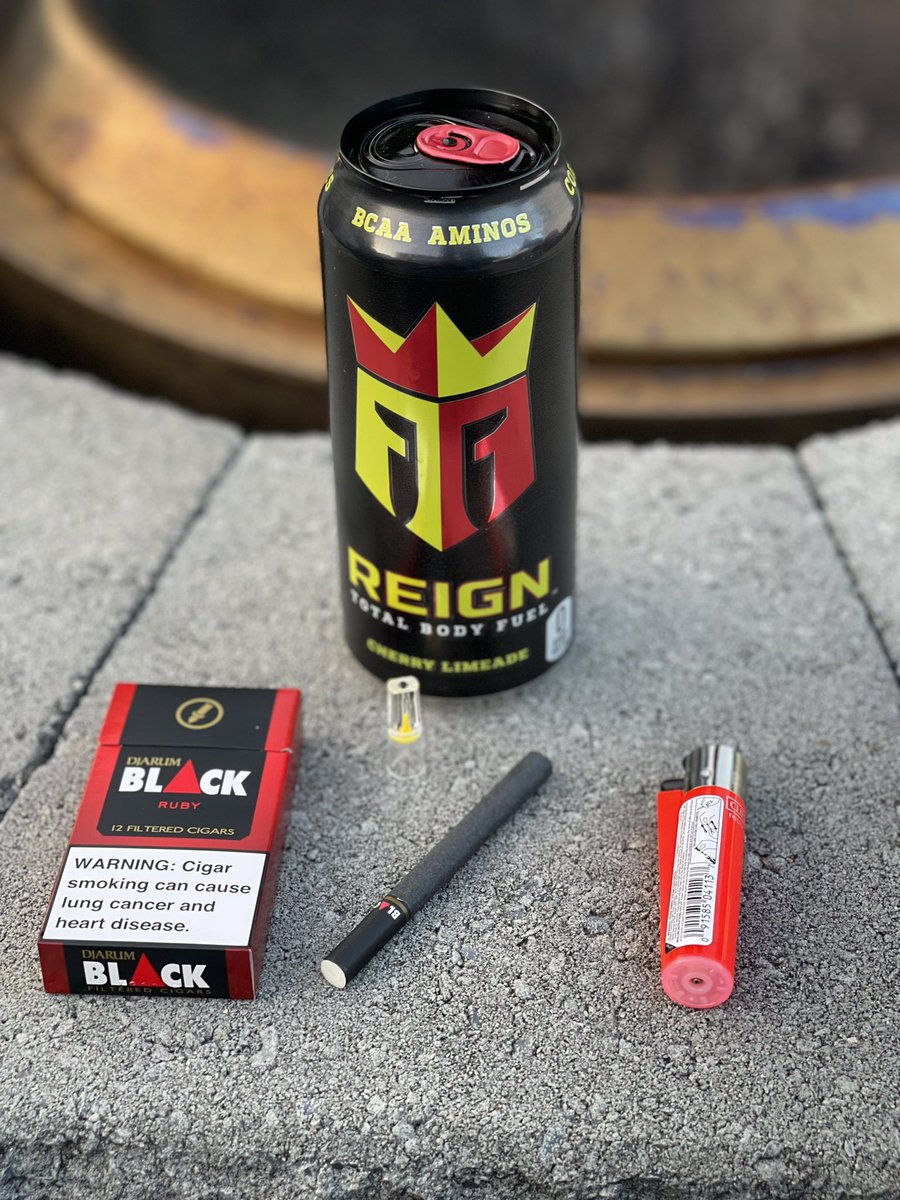 CSmoker54's tweet photo. Djarum Black Ruby + Reign Cherry Limeade #djarumblack #reignenergydrink https://t.co/MOamdcm9Jb