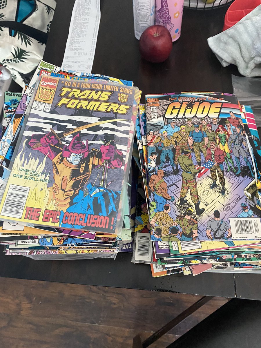joeflorkowski's tweet photo. @AaronMeyers No quarter (or even 20 cent bin) but did pick up this nice stack of 180+ comics for $50 last week https://t.co/DqvbMEVapx