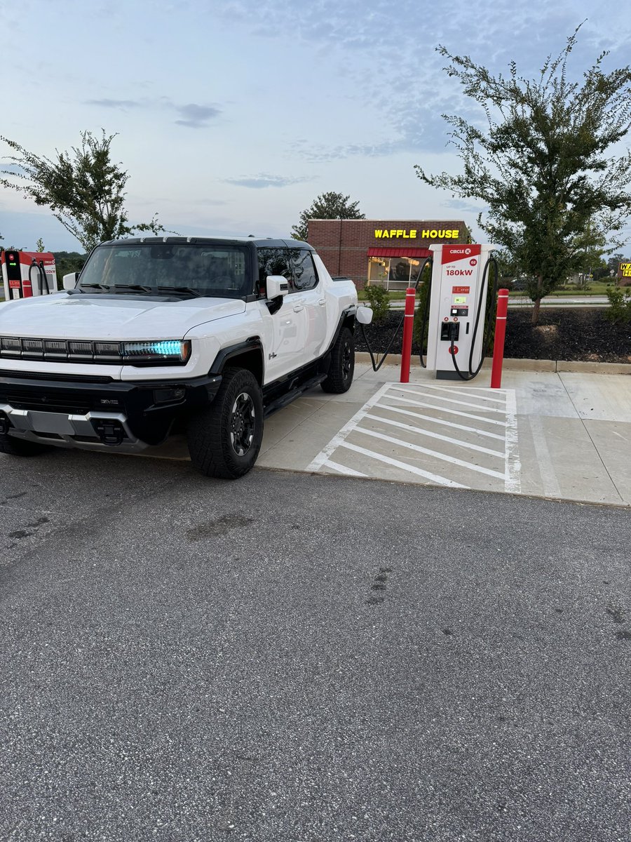 hyperhashtech's tweet image. Hummer Ev makes 180kw feel slow 😬