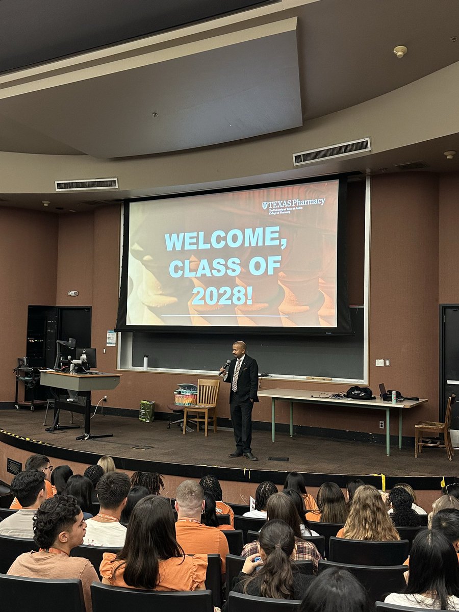JustinTSamuel's tweet photo. They’re here! This week, we welcomed 127 new @UTexasPharmacy students to orientation — our largest class in many years. Thoughtful, kind, and community-oriented. I know they’ll make excellent pharmacists one day! https://t.co/cZaQkO3pZd