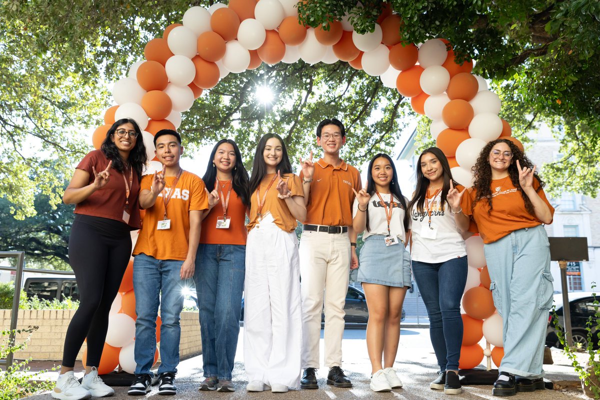 JustinTSamuel's tweet photo. They’re here! This week, we welcomed 127 new @UTexasPharmacy students to orientation — our largest class in many years. Thoughtful, kind, and community-oriented. I know they’ll make excellent pharmacists one day! https://t.co/cZaQkO3pZd