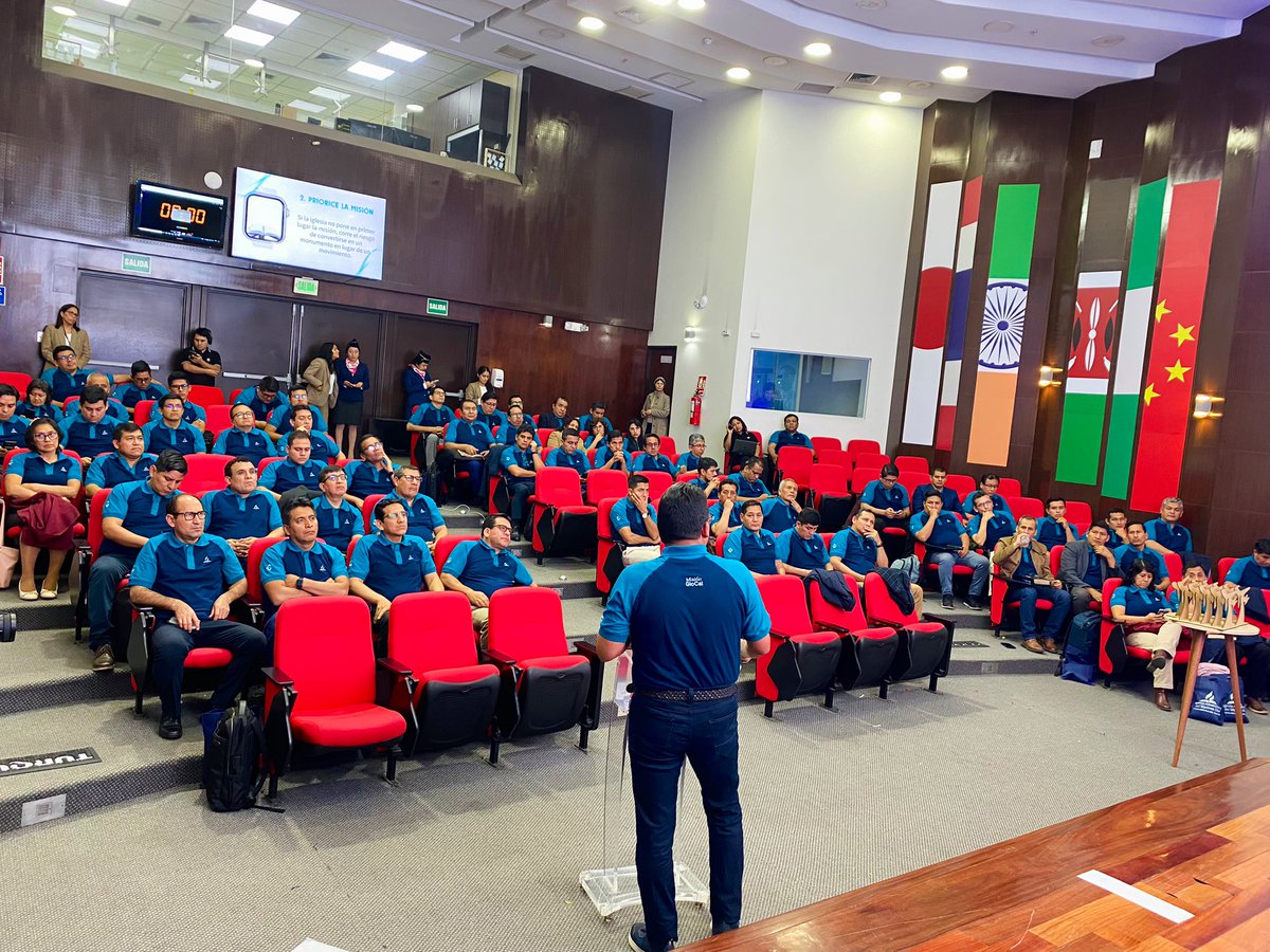 “Si la iglesia no pone en primer lugar la misión, corre el riesgo de convertirse en un monumento en lugar de un movimiento”, exhortó el Pr. Daniel Montalvan, presidente de la Iglesia Adventista para el norte de Perú, en la clausura del #CADeUPN 🇵🇪🙏. #MisiónGlocal ✈️🌎 #RID