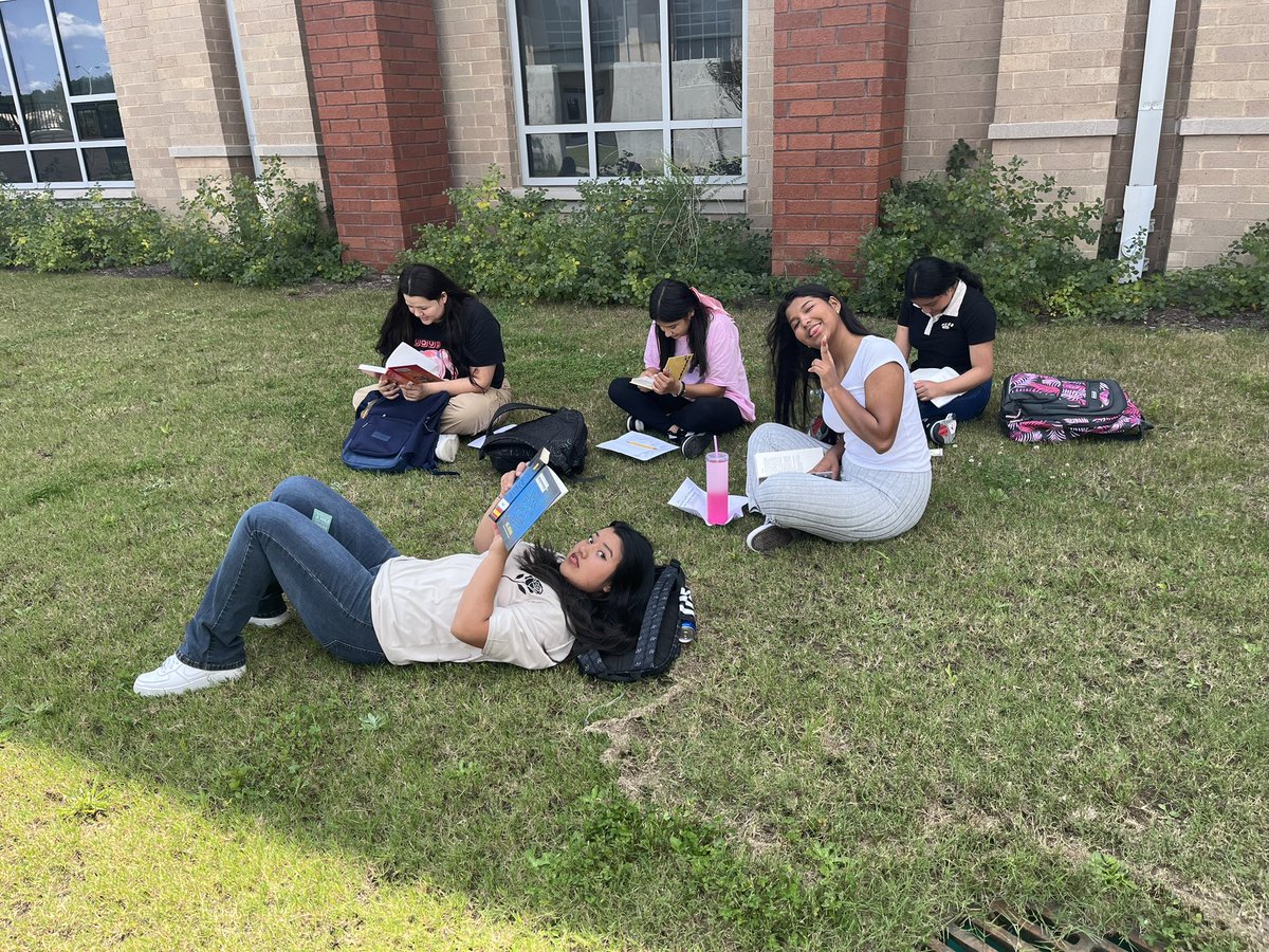 Ms. Ramirez tweet media