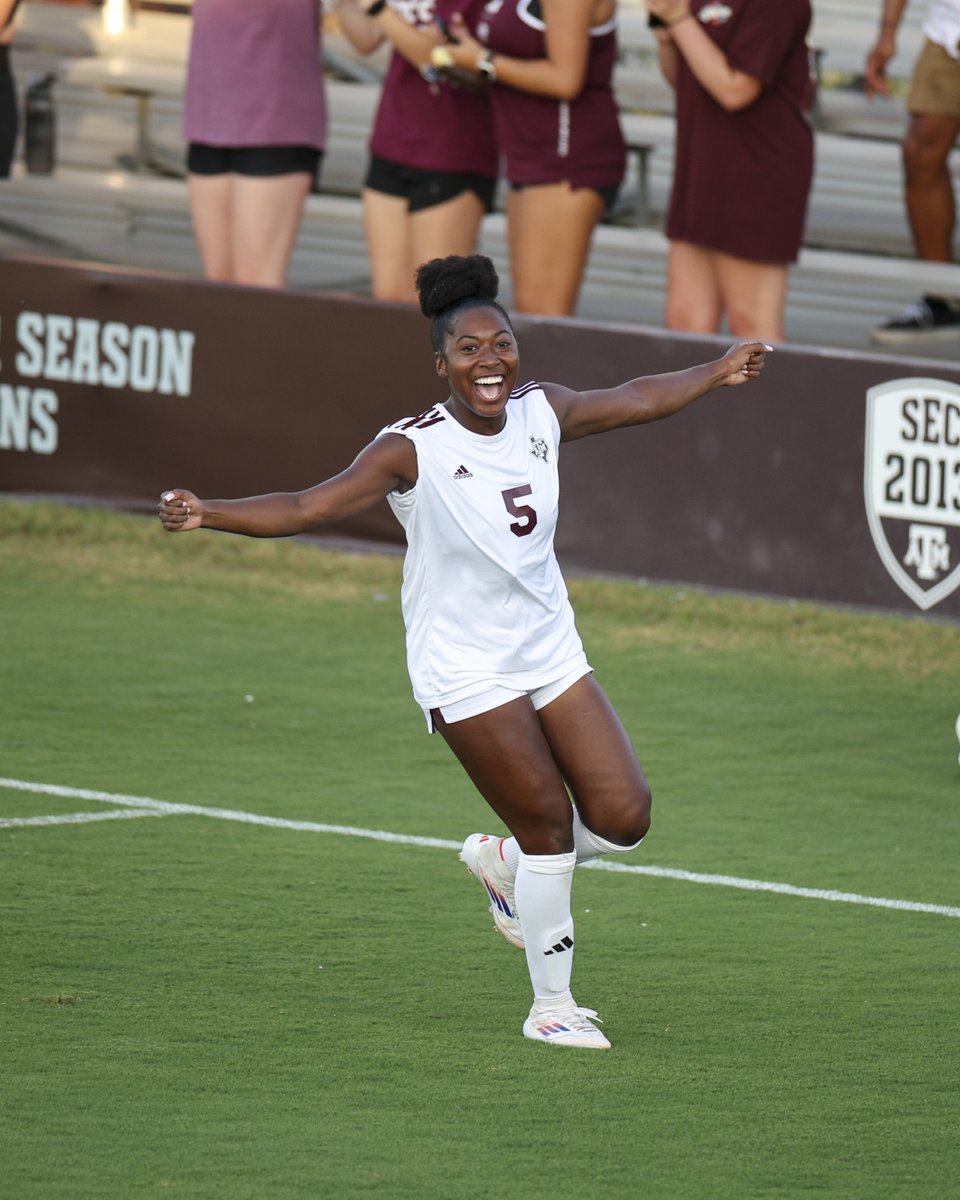 ⚽️ GOAL!!!

<a href="/makhiyamc/">MaKhiya</a> gets the Aggies on the board in the 5th minute!

Aggies 1, Pioneers 0

#GigEm