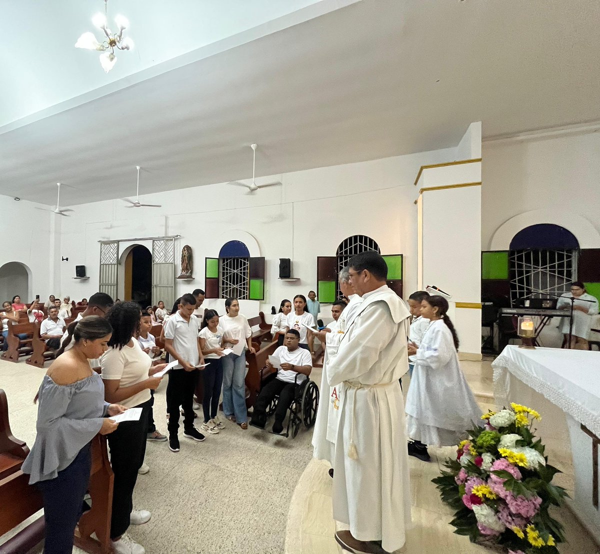 comunidad_ces's tweet photo. Agradecemos al Señor por esta experiencia de fe, por quienes nos han acompañado, por quienes nos han guiado, por los que han hecho parte de esta obra y por quienes nos apoyan en este proceso tan importante

#comunidad_ces #JovenesCatolicos #Consagración #Aniversario #HagamosLio https://t.co/jCCbMXLPSO