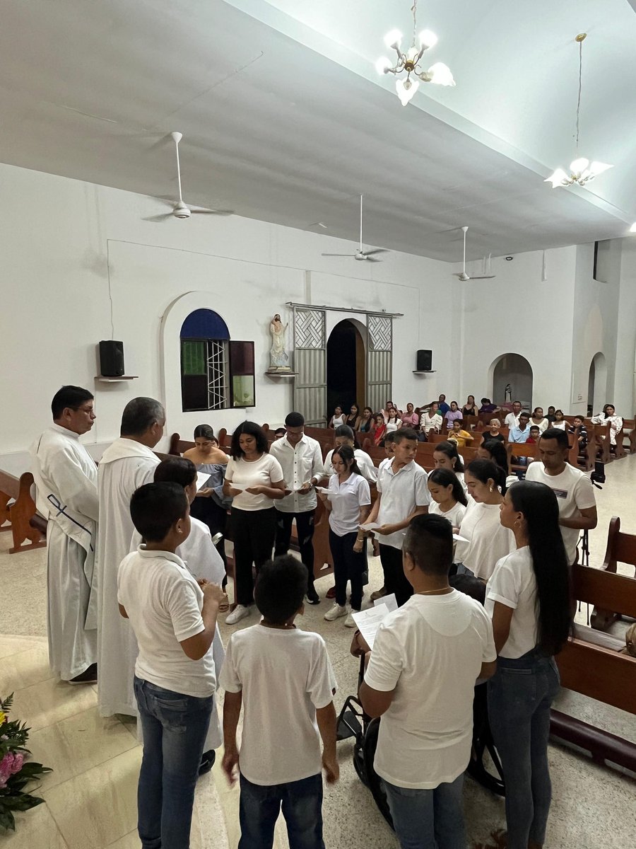 comunidad_ces's tweet photo. Agradecemos al Señor por esta experiencia de fe, por quienes nos han acompañado, por quienes nos han guiado, por los que han hecho parte de esta obra y por quienes nos apoyan en este proceso tan importante

#comunidad_ces #JovenesCatolicos #Consagración #Aniversario #HagamosLio https://t.co/jCCbMXLPSO
